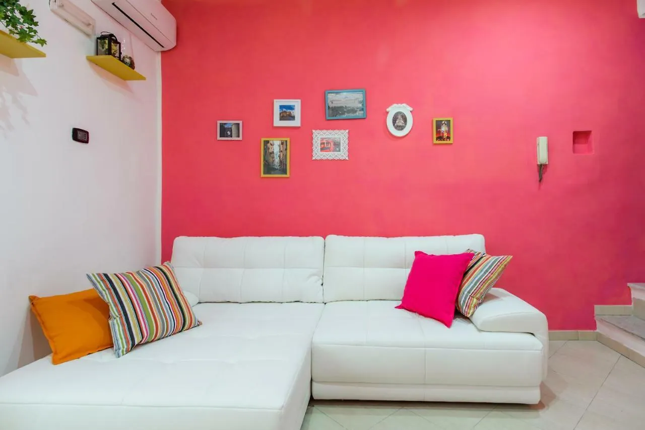 Sfogliatella Bed Apartment Naples Italy